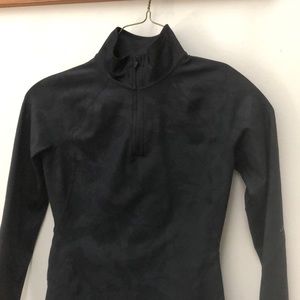 GapFit compression “sculpt” top w thumb holes 😃